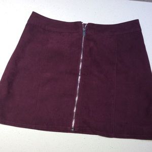 H&M mini burgundy mini skirt US8